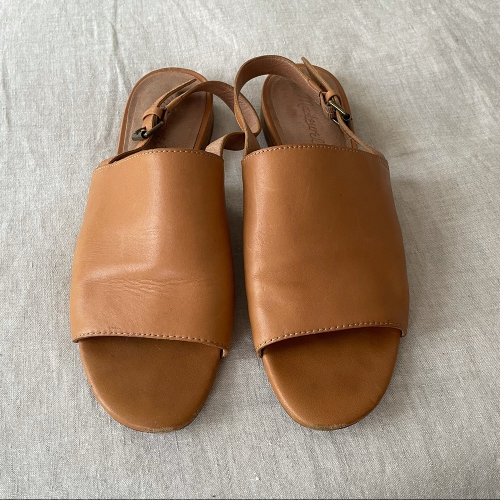 The Noelle Slingback Sandal in Leather